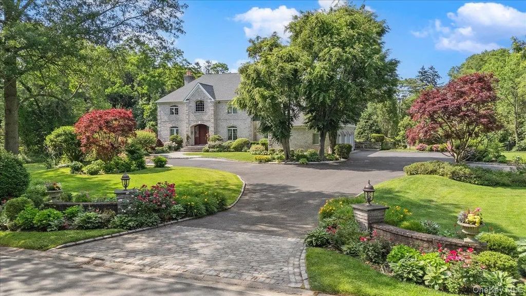 10 Overbrook Lane, Old Brookville