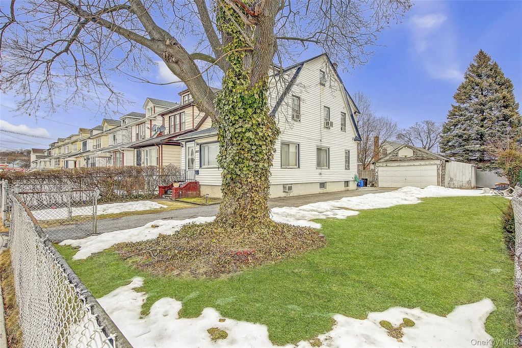 8931a 220th Street, Queens Village