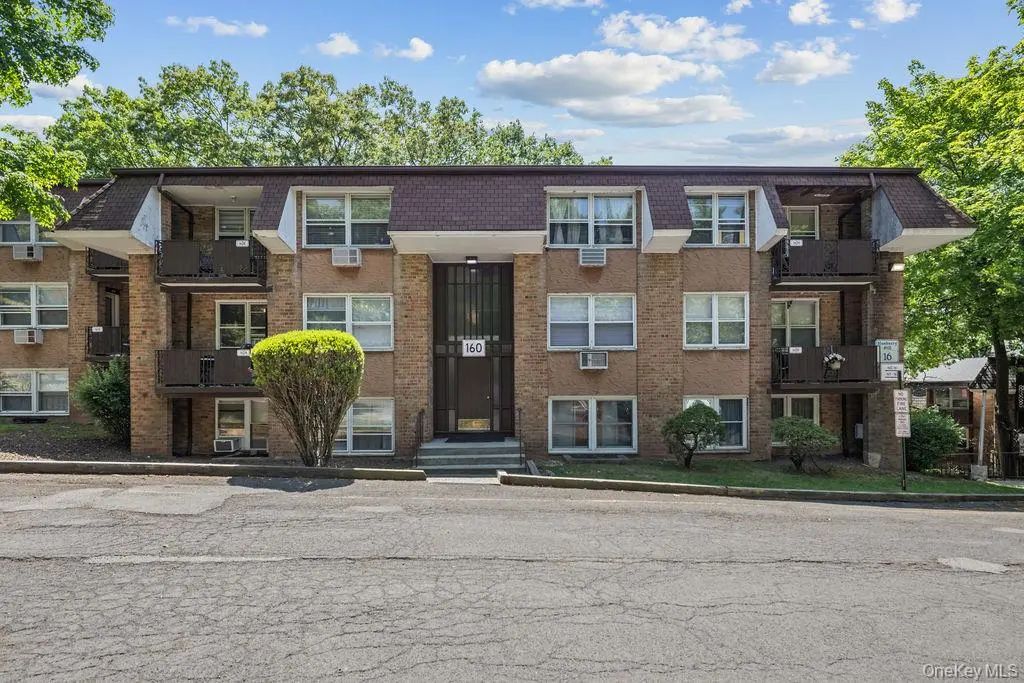 160 E Kearsing Parkway, Monsey