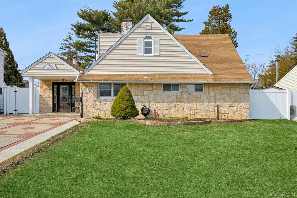 93 Hearth Lane, Westbury