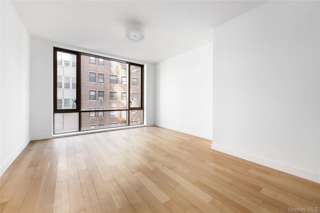 230 E 20th Street # Apt 52, New York (Manhattan)