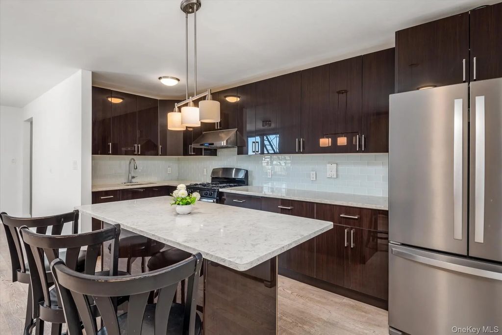6011 Broadway # 5e, Woodside