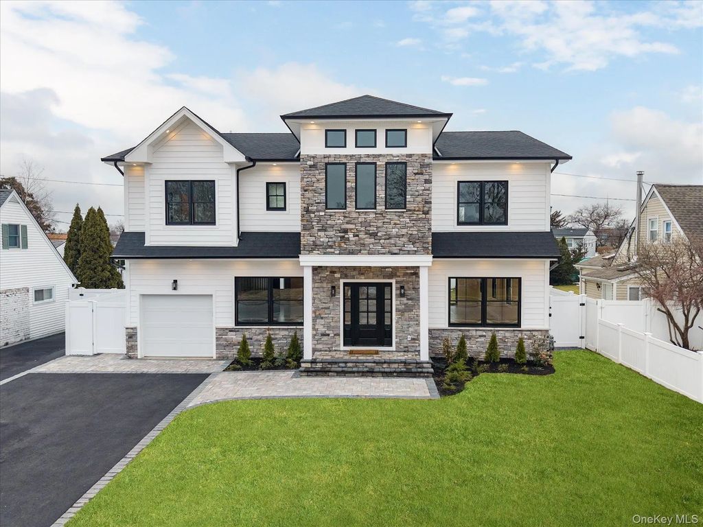 2428 2nd Street, East Meadow