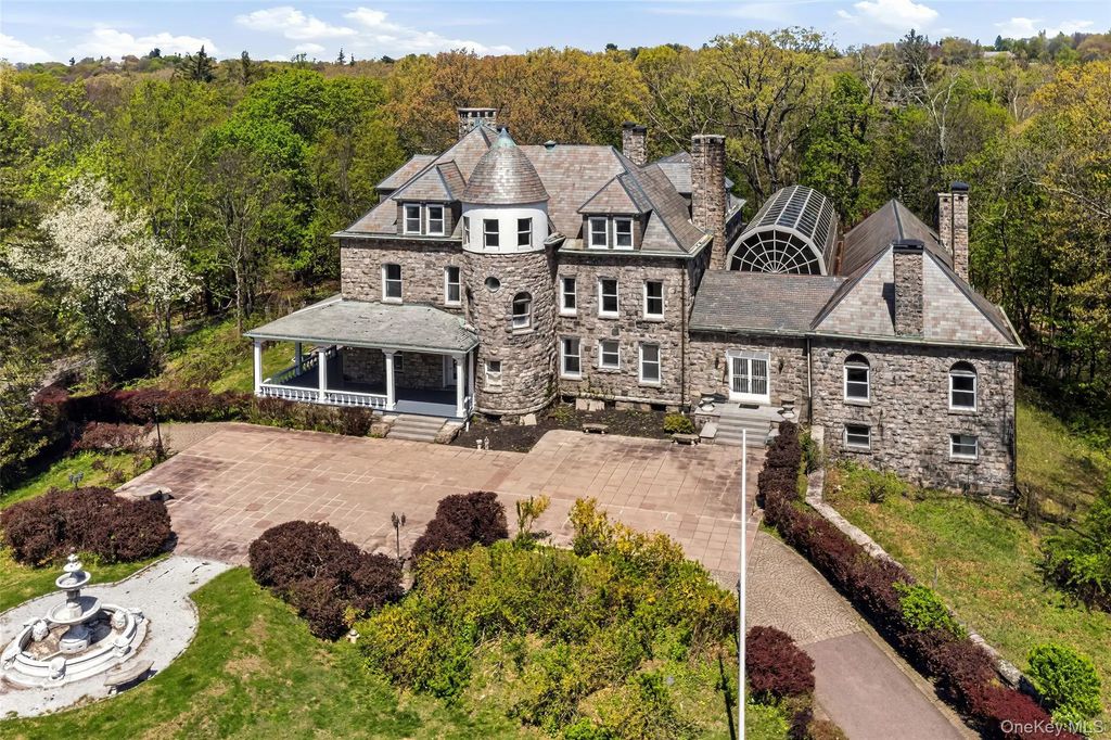 139 Scarborough Road, Briarcliff Manor