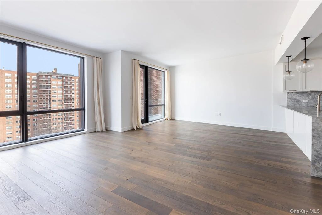 107-06 Queens Boulevard # 8h, Forest Hills