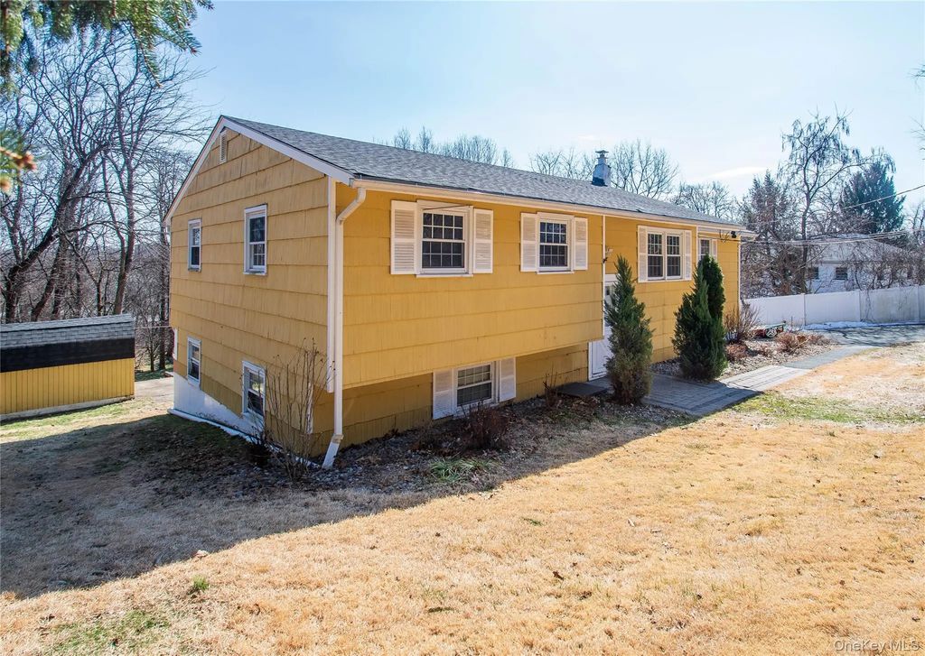 18 Russo Drive, Newburgh