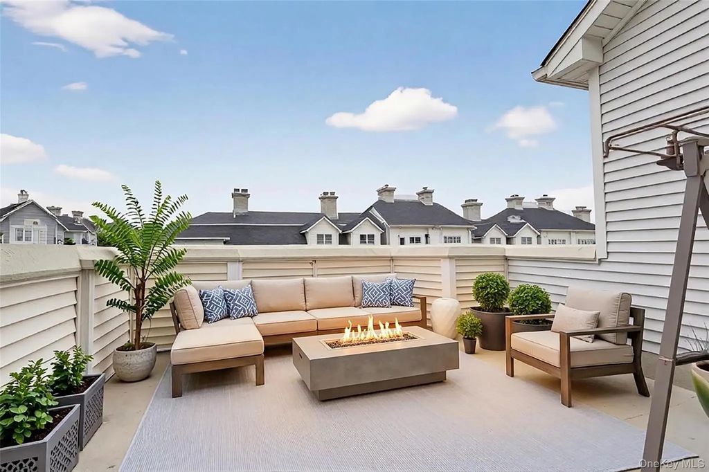3 Harbor Pointe Drive, Haverstraw