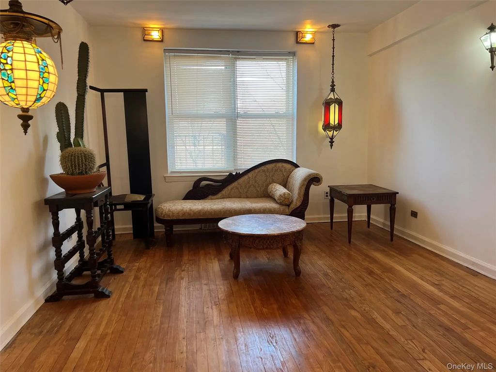39-20 52nd Street # 2g, Woodside
