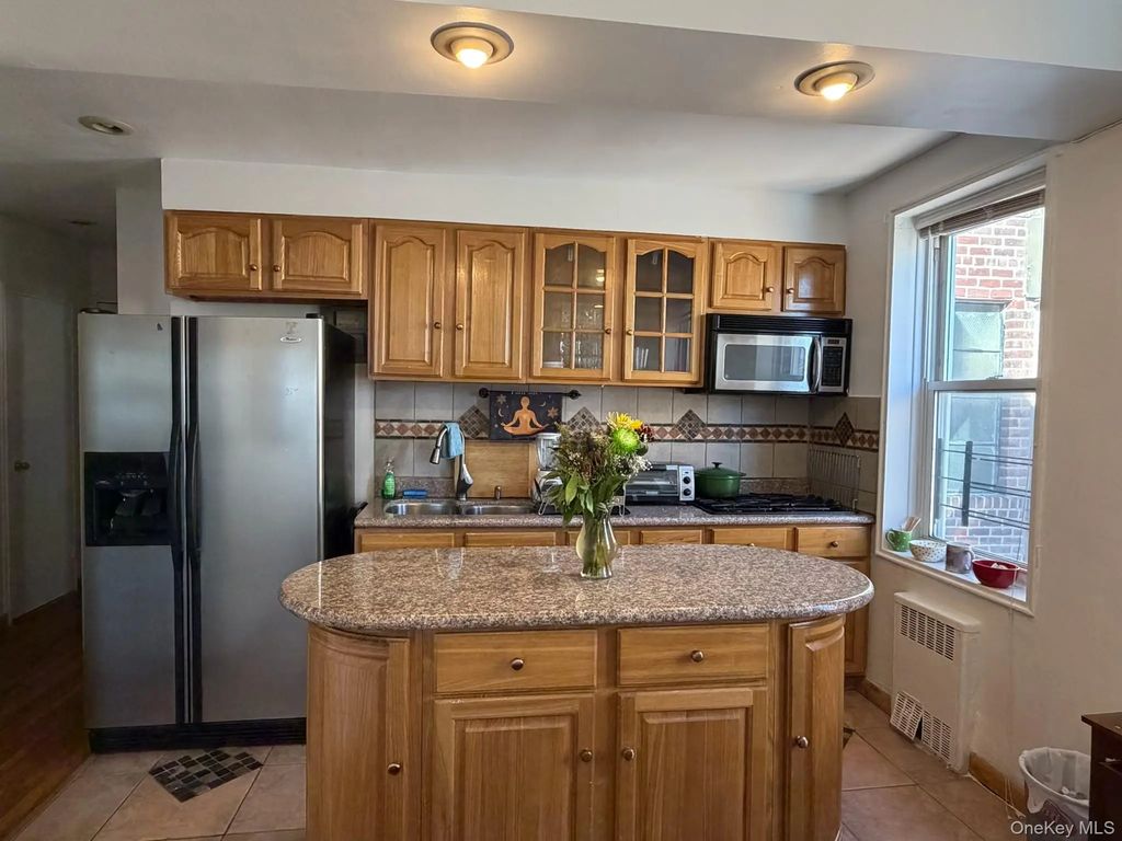 84-55 Daniel Street # 6e, Briarwood