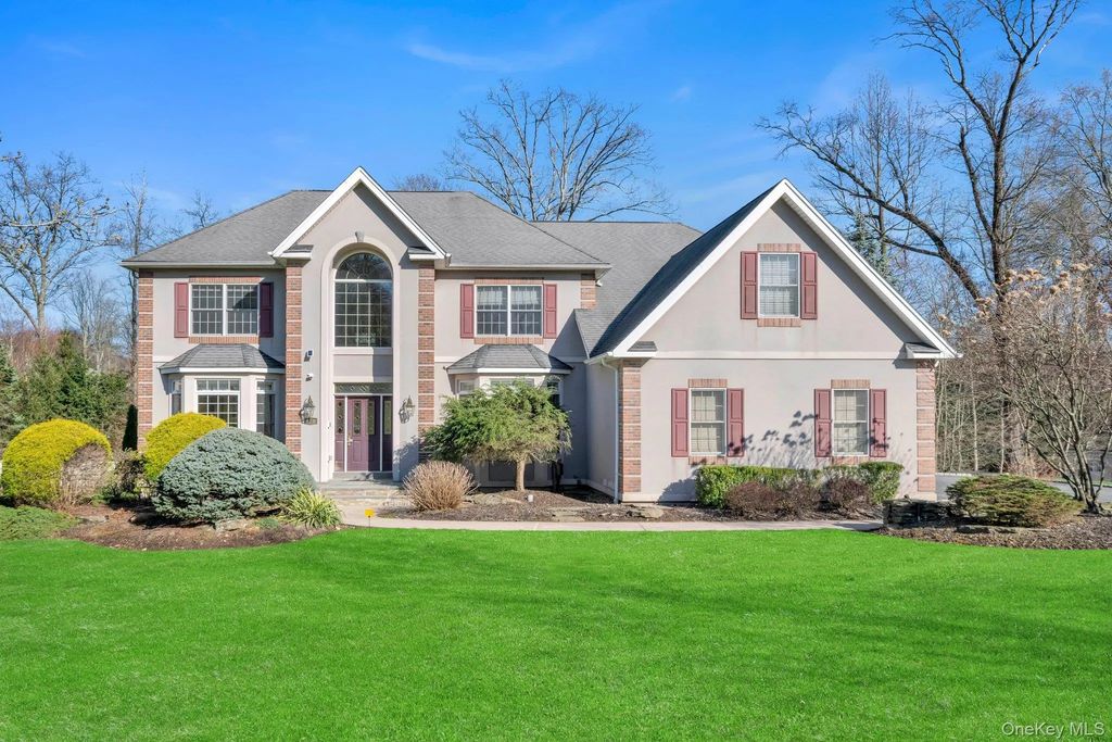 25 Charnwood Drive, Suffern