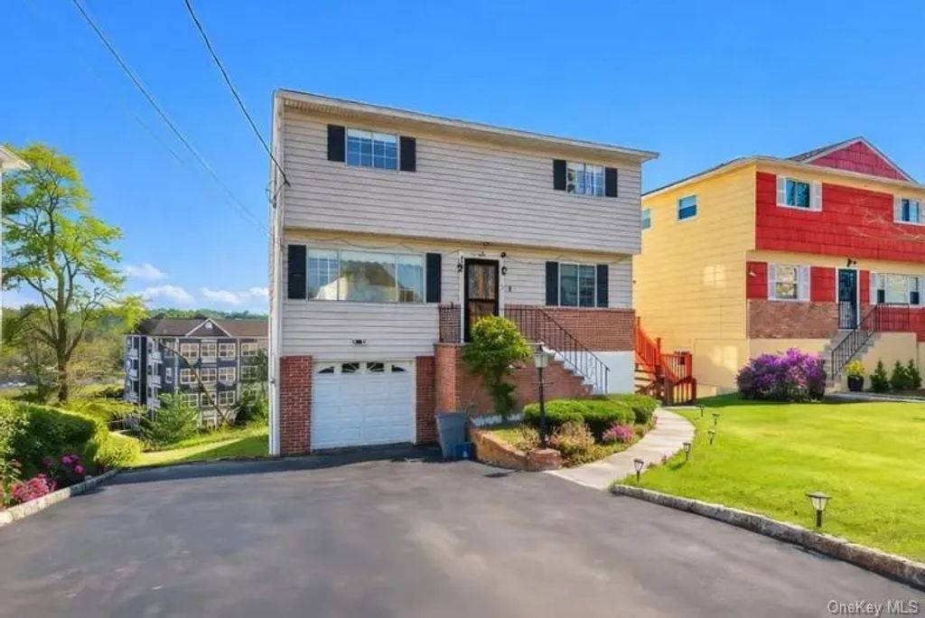 65 Skymeadow Place, Elmsford