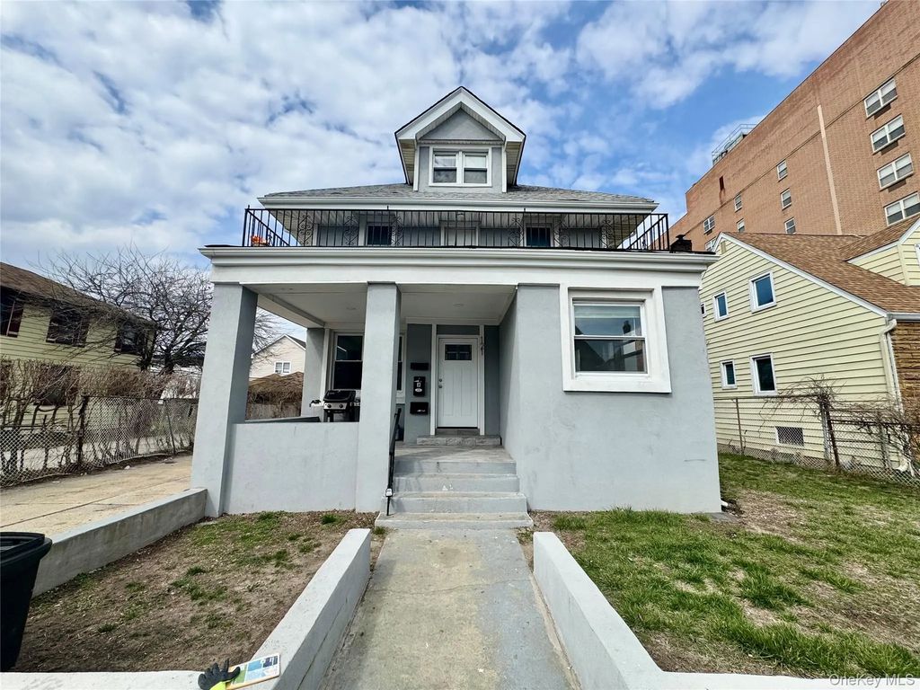 121 W Chester Street, Long Beach