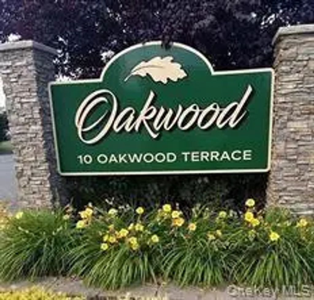 10 Oakwood Terrace # 87, New Windsor