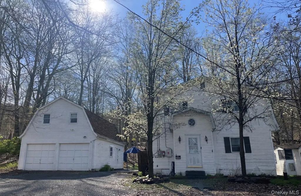 3 Emerald Trail, Monroe