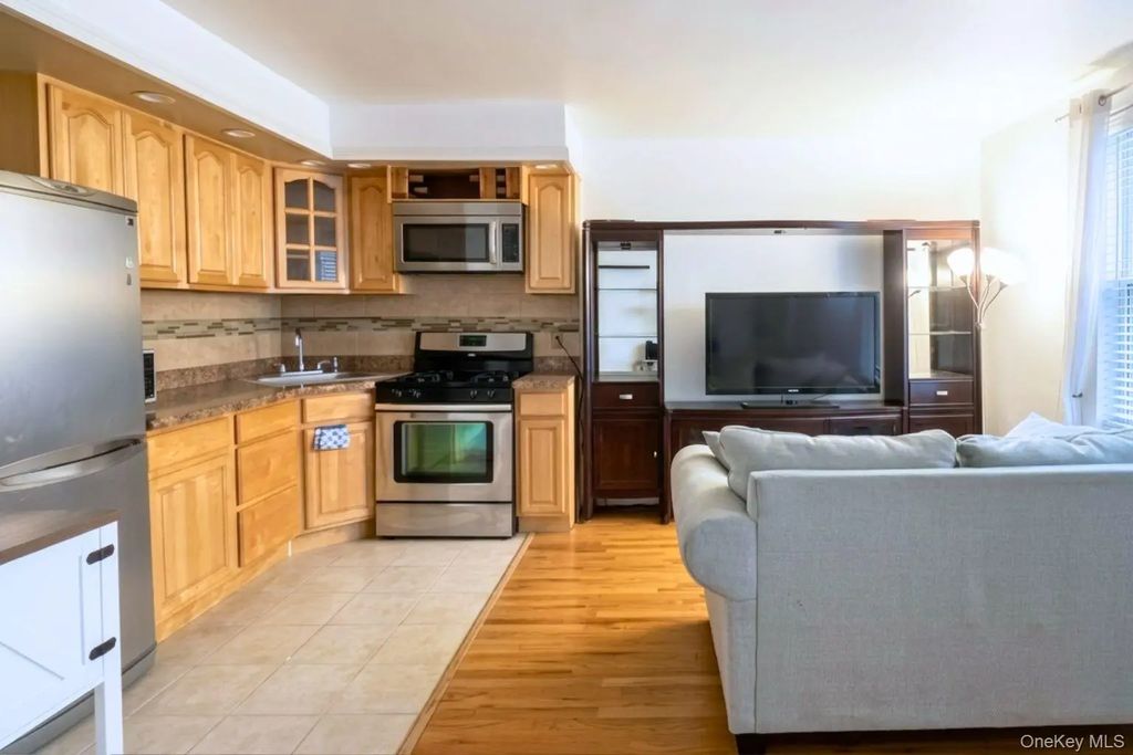 193-02 39 Avenue # 1, Flushing