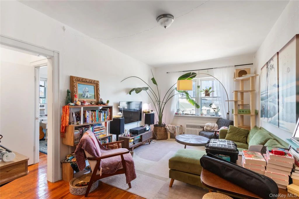 146 Harrison Avenue, Mineola