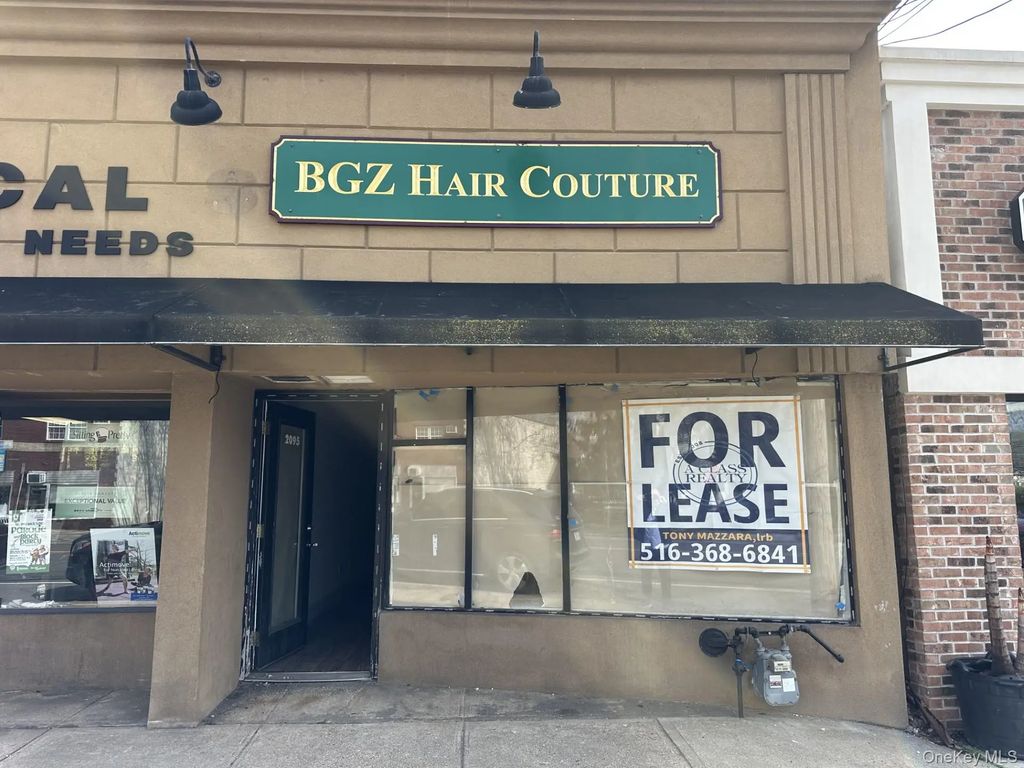 2095 Wantagh Avenue, Wantagh
