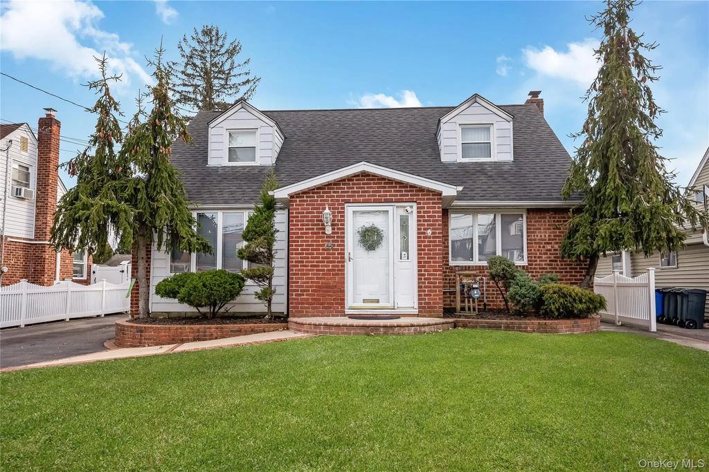 75 N Sloan Drive N, Valley Stream