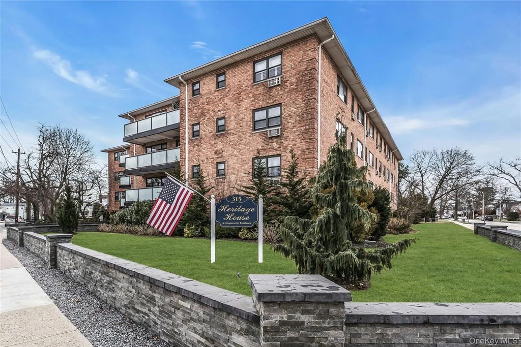 315 Atlantic Avenue # 1n, East Rockaway
