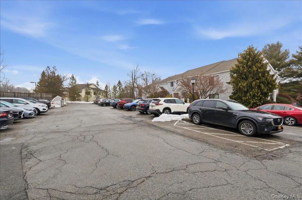9 Country Place, Mohegan Lake