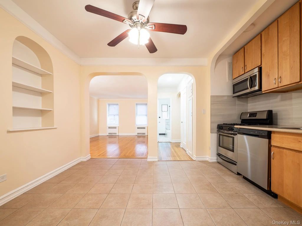 64-85 Saunders Street # A9, Rego Park