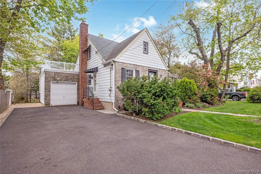 204 Franklin Avenue, Malverne
