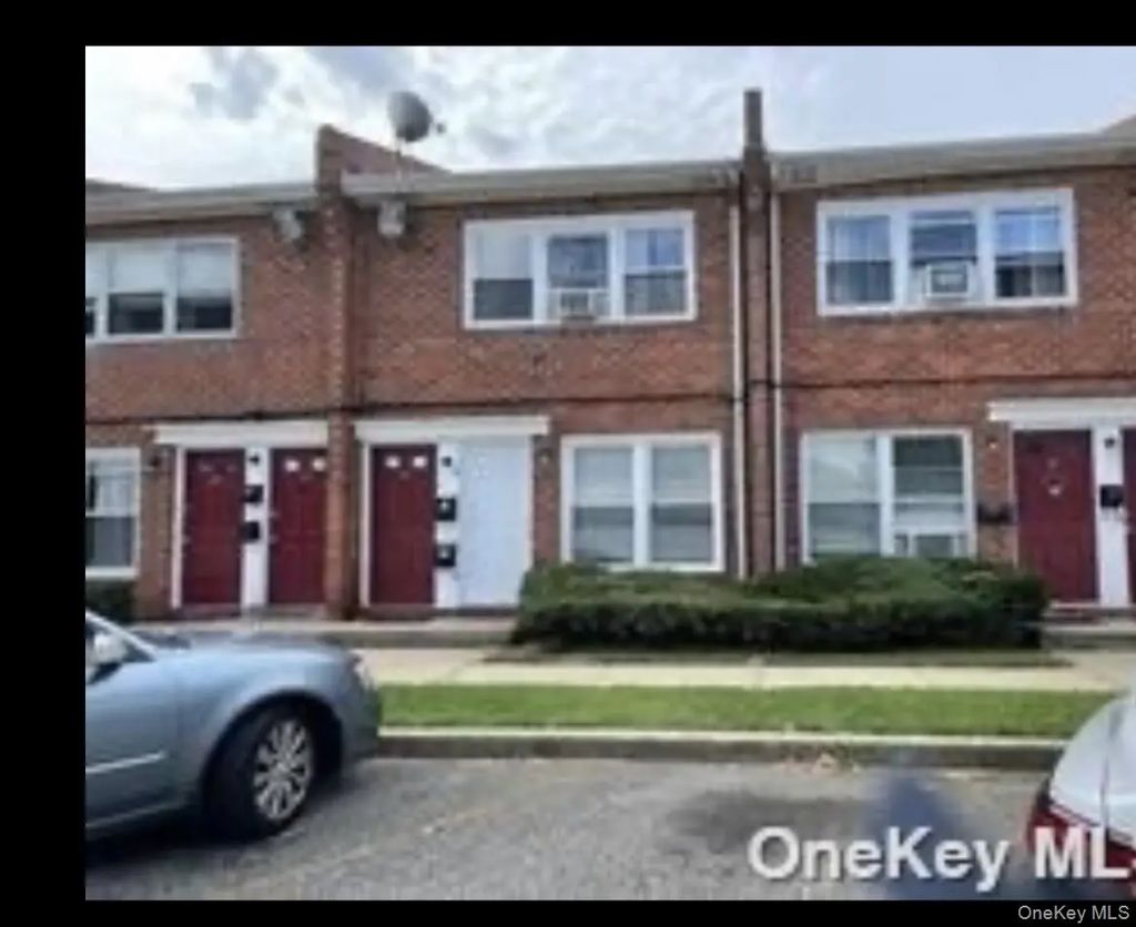 680 Evelyn Avenue, East Meadow