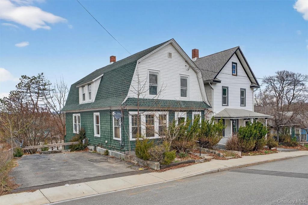 26 1/2 Ridge Street, Middletown