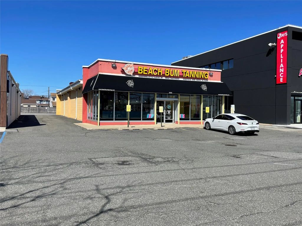 3151 Hempstead, Levittown