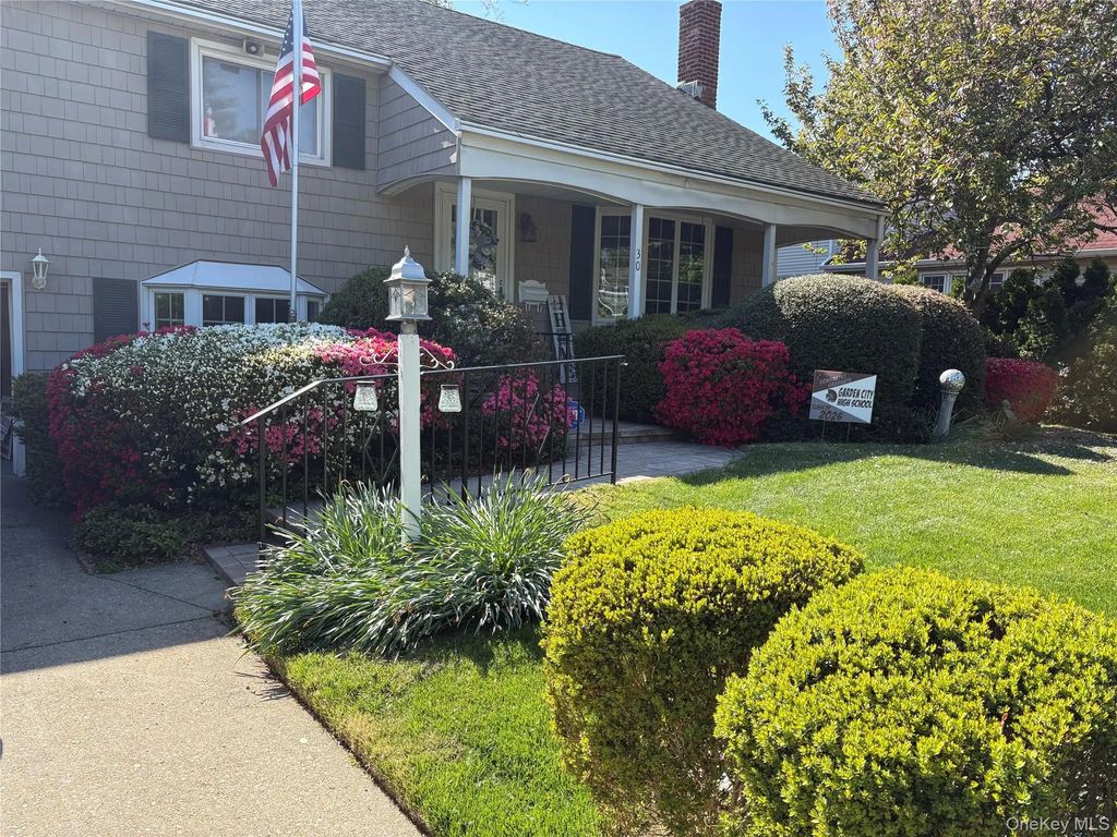 30 Tremont Street, Garden City