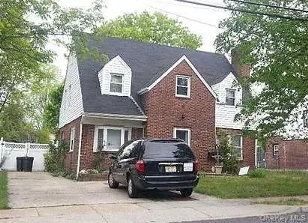 86 W Clinton Avenue, Roosevelt