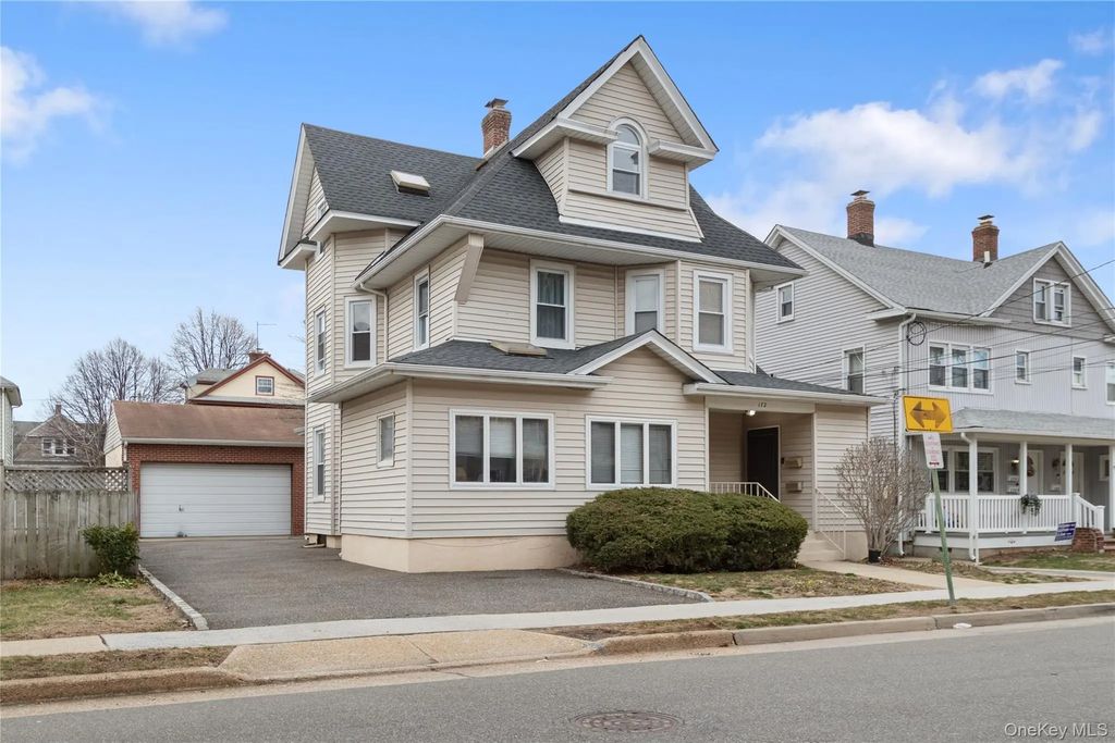 172 Harrison Avenue, Mineola