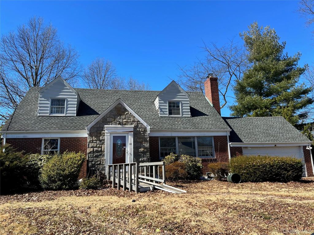 114 Lincoln Street, Garden City