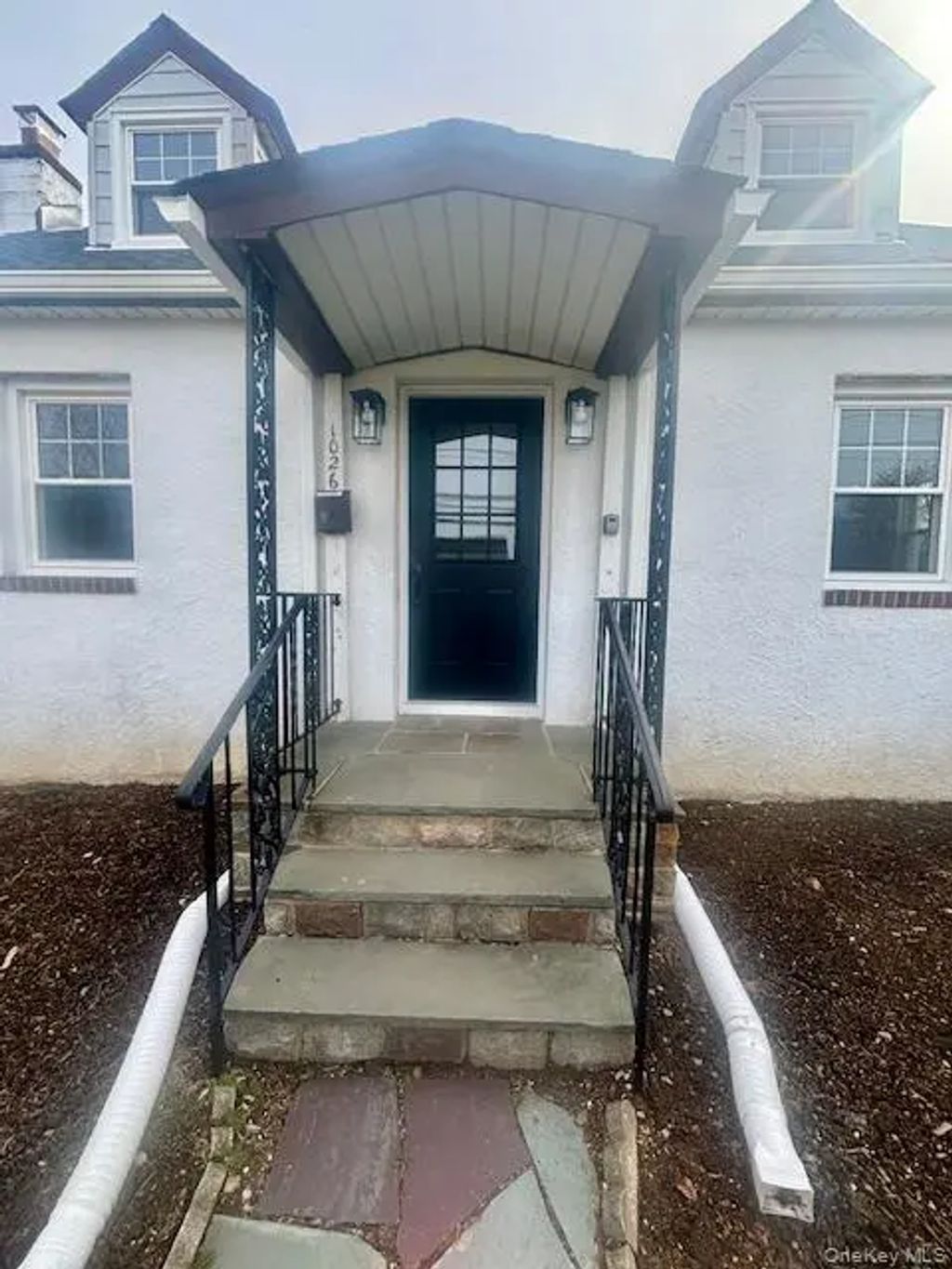 1026 Glen Cove Avenue, Glen Head