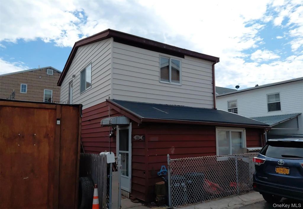 22 Nova Court, Brooklyn