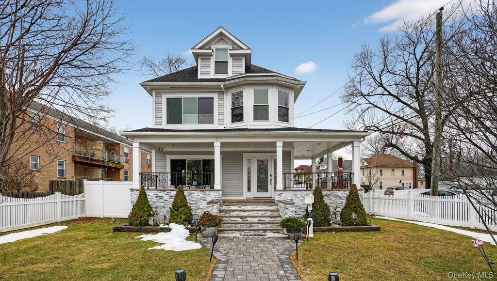 175 Hempstead Avenue, Lynbrook