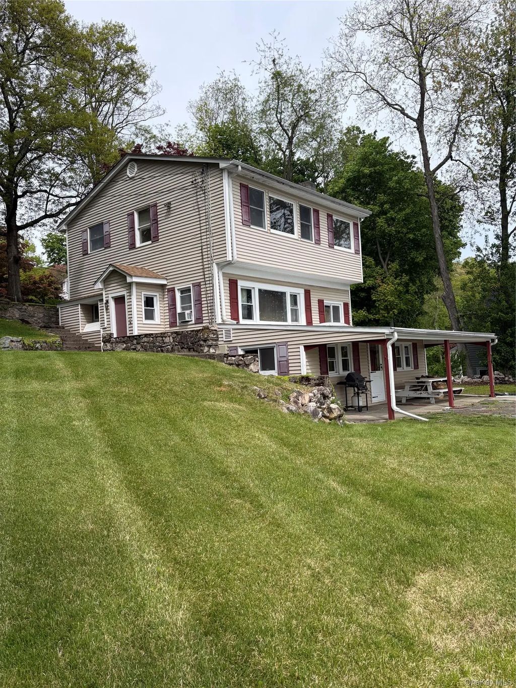 165 W Lakeshore Drive, Carmel