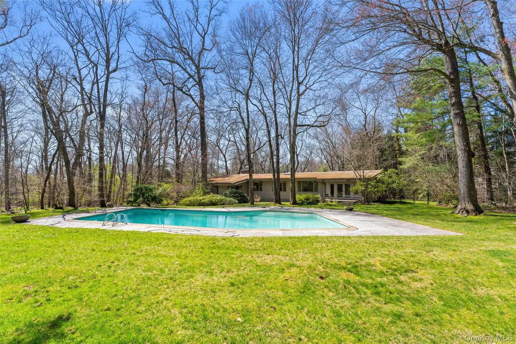 98 Cushman Road, Scarsdale