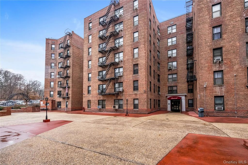 83-75 Woodhaven Boulevard # 6u, Woodhaven