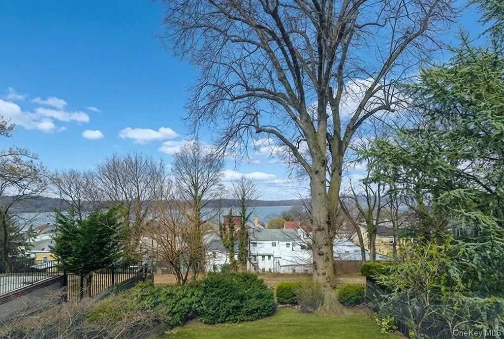 1 Chestnut Court, Dobbs Ferry