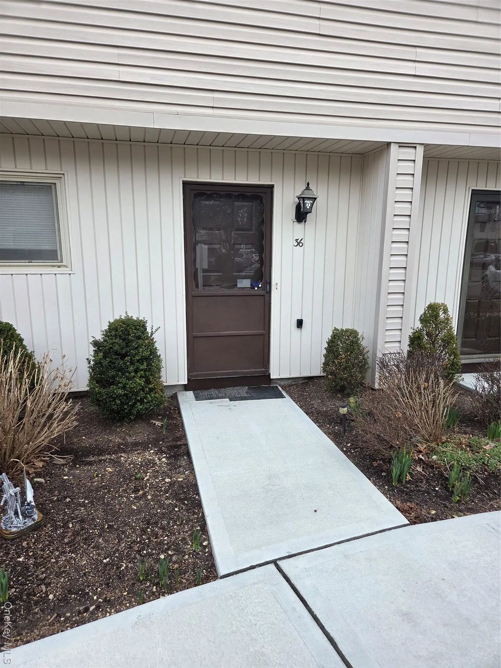 650 Newbridge Road 36, East Meadow