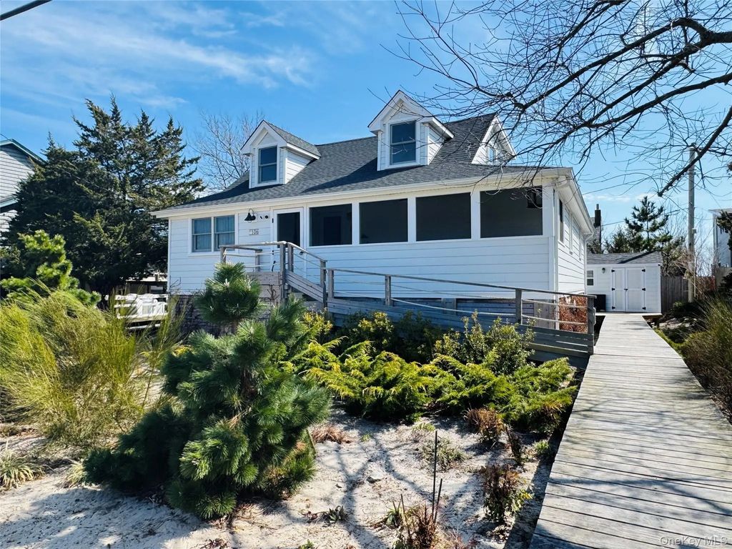 106 Oak Beach Road, Oak Beach
