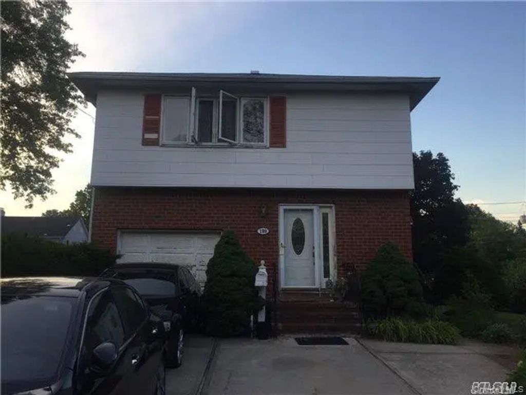 199 Wilson Avenue, Westbury