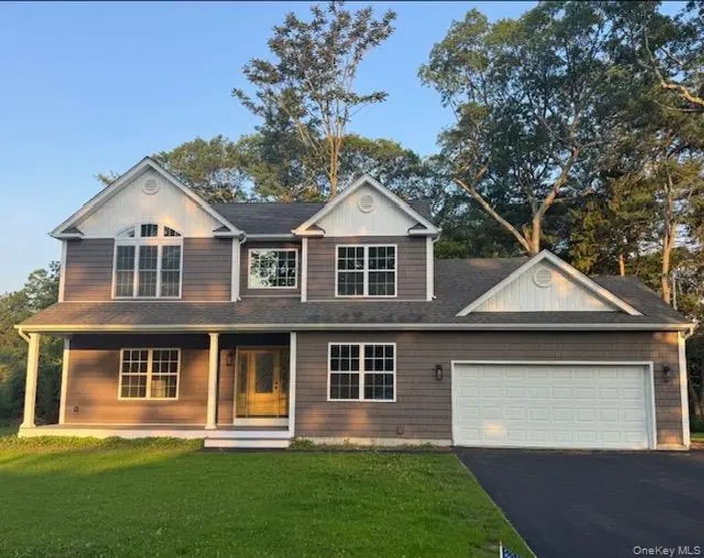 2384 A N/c Walnut Avenue, Ronkonkoma