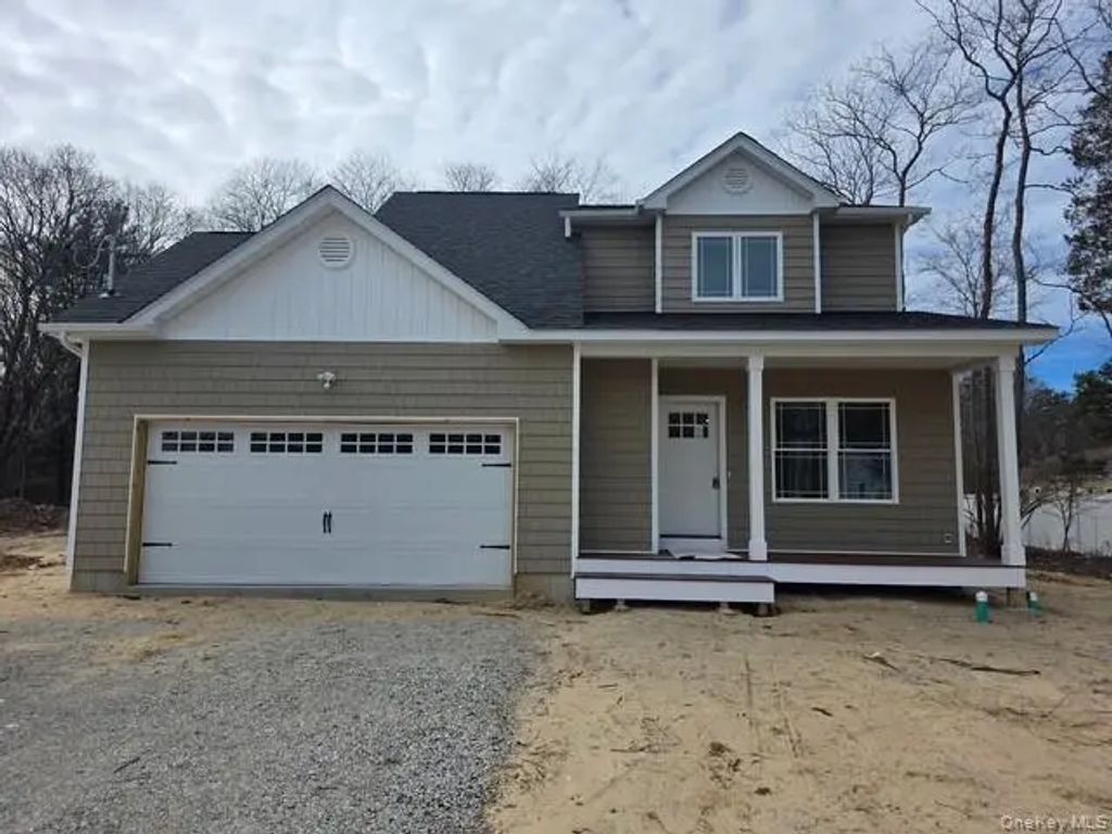 2384 B N/c Walnut Avenue, Ronkonkoma