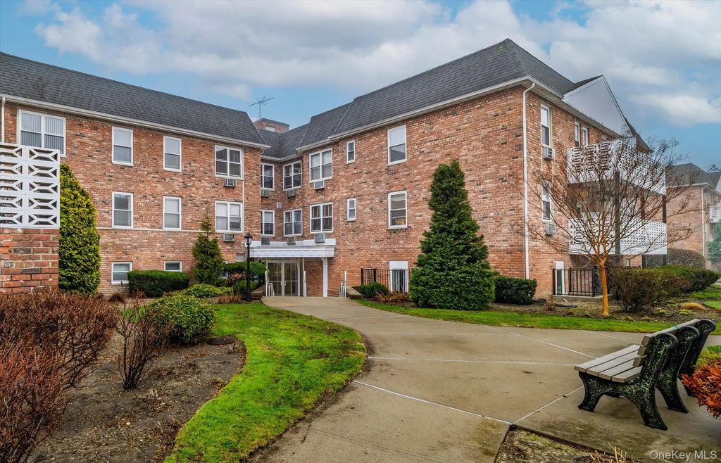 2 Fowler Avenue 211, Lynbrook