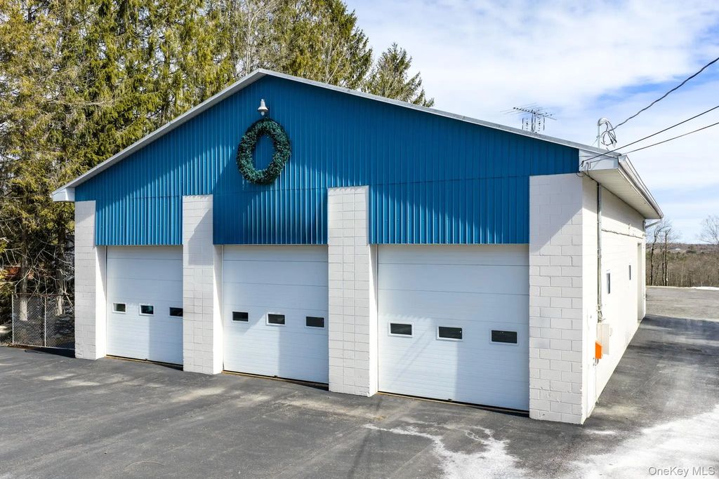 3520 State Route 42, Monticello