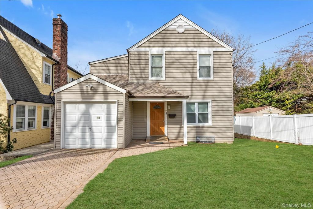 16 Fairfield Avenue, Port Washington