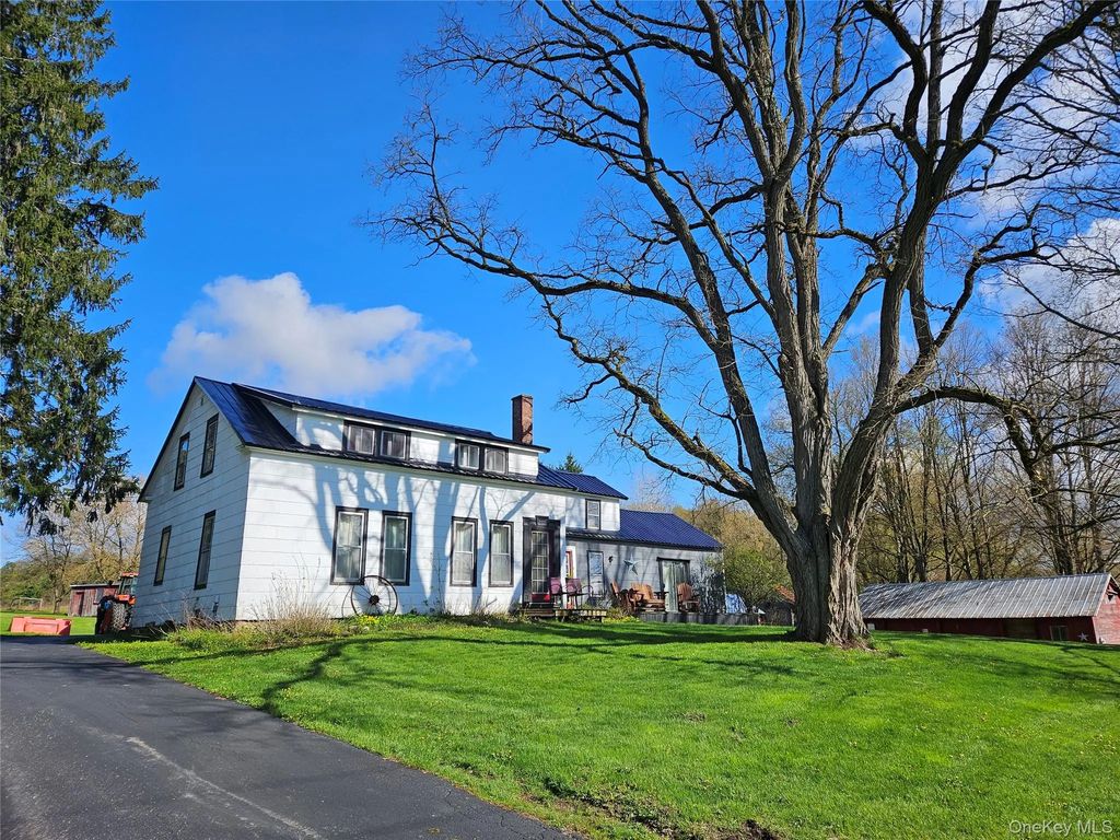 7779 South Hamilton, Other