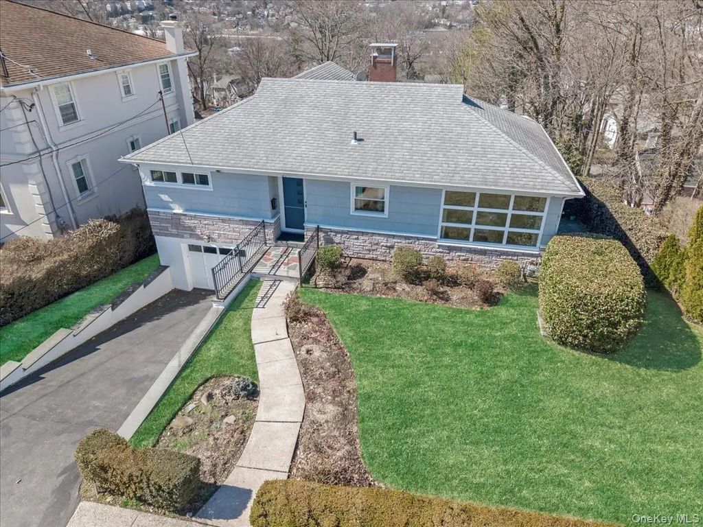 37 Berkshire Road, Yonkers